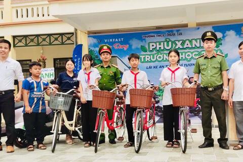 Lan tỏa yêu thương từ mô hình “Công an xã Vân Du vì Nhân dân phục vụ”