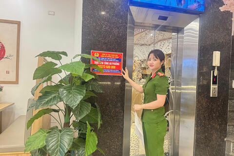 Công an phường Hạc Thành đồng loạt tổng kiểm tra các cơ sở kinh doanh ăn uống có sử dụng rượu, bia, chủ động phòng ngừa tội phạm dịp nghỉ lễ