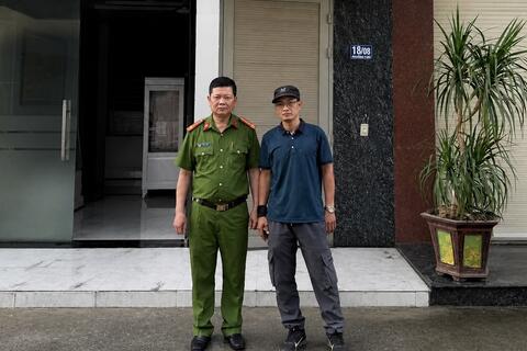 Dũng cảm lao vào đám cháy cứu người mắc kẹt