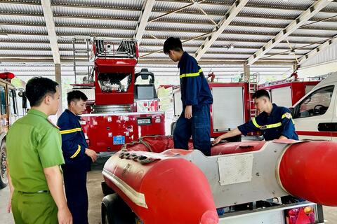 Công an Thanh Hóa chủ động kiểm tra phương tiện, sẵn sàng ứng phó bão số 1