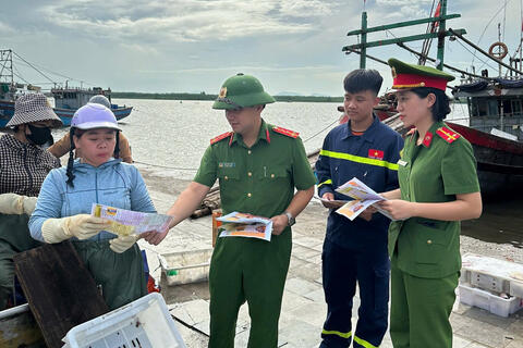 Công an cấp xã chủ động bám cơ sở, sẵn sàng ứng phó bão số 1