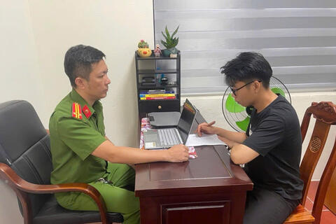 Giả vờ mua xe để cướp tài sản, sau một ngày lẩn trốn đối tượng đến Công an phường đầu thú