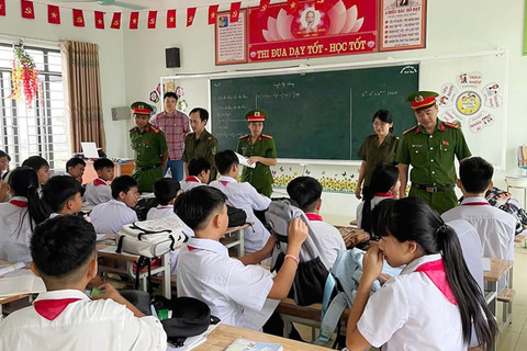 <a href="/tin-tuc-su-kien" title="Tin tức sự kiện" rel="dofollow">Tin tức sự kiện</a>