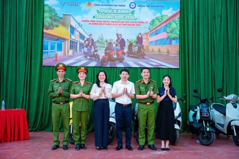 Công an phường Hạc Thành tuyên truyền pháp luật, hướng dẫn lái xe an toàn cho hơn 2.000 học sinh, sinh viên