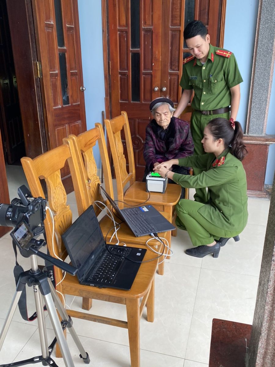 Sự kiện số 60: Giải pháp ứng dụng Công nghệ thông tin nhằm nâng cao chất lượng phục vụ nhân dân trong công tác cấp căn cước công dân lưu động