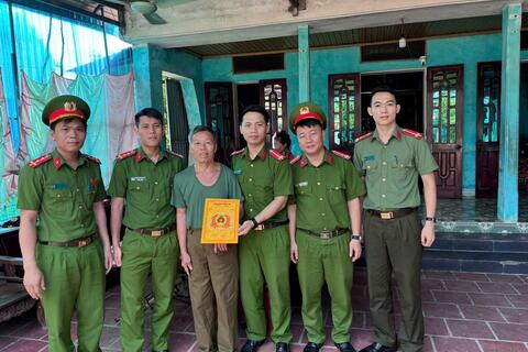 Tuổi trẻ Công an xã Triệu Sơn phát huy truyền thống "uống nước nhớ nguồn"