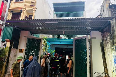 Cụ ông thoát nạn trong đám cháy nhờ lối thoát hiểm thứ hai