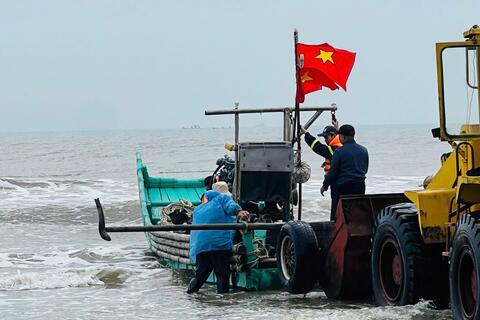 Tìm thấy thi thể nạn nhân mất tích trong vụ tai nạn đuối nước tại biển Tiên Trang