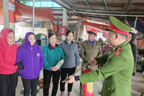 Đội Chữa cháy và CNCH khu vực 1 tổ chức các hoạt động tuyên truyền công tác PCCC