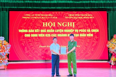 790 sinh viên Trường Đại học Hồng Đức được công nhận kết quả huấn luyện nghiệp vụ PCCC và CNCH