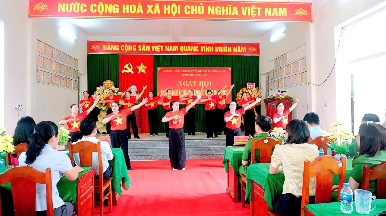 Văn nghệ chào mừng