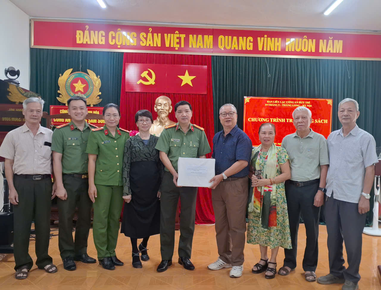 Chương trình tao tặng sách
