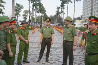 <a href="/tin-tuc-su-kien/tin-hoat-dong" title="Tin hoạt động" rel="dofollow">Tin hoạt động</a>