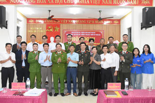 <a href="/tin-tuc-su-kien/tin-hoat-dong" title="Tin hoạt động" rel="dofollow">Tin hoạt động</a>