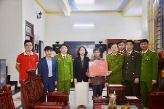 <a href="/tin-tuc-su-kien/tin-hoat-dong" title="Tin hoạt động" rel="dofollow">Tin hoạt động</a>