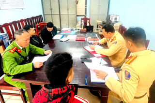 <a href="/tin-tuc-su-kien/tin-an-ninh-trat-tu" title="Tin An ninh trật tự" rel="dofollow">Tin An ninh trật tự</a>