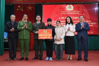 <a href="/tin-tuc-su-kien/tin-hoat-dong" title="Tin hoạt động" rel="dofollow">Tin hoạt động</a>