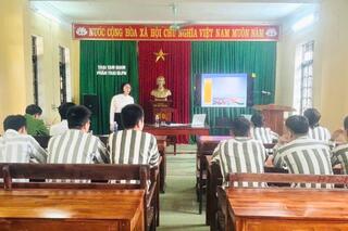 <a href="/tin-tuc-su-kien/tin-hoat-dong" title="Tin hoạt động" rel="dofollow">Tin hoạt động</a>