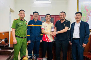 <a href="/tin-tuc-su-kien/tin-hoat-dong" title="Tin hoạt động" rel="dofollow">Tin hoạt động</a>