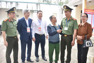 <a href="/tin-tuc-su-kien/tin-hoat-dong" title="Tin hoạt động" rel="dofollow">Tin hoạt động</a>