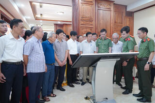 <a href="/tin-tuc-su-kien/tin-hoat-dong" title="Tin hoạt động" rel="dofollow">Tin hoạt động</a>