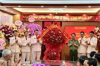 <a href="/tin-tuc-su-kien/tin-hoat-dong" title="Tin hoạt động" rel="dofollow">Tin hoạt động</a>