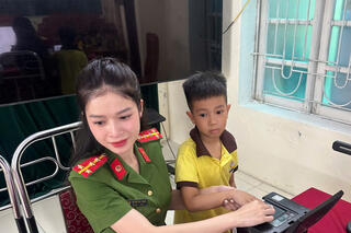 <a href="/tin-tuc-su-kien/tin-hoat-dong" title="Tin hoạt động" rel="dofollow">Tin hoạt động</a>