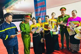<a href="/tin-tuc-su-kien/tin-hoat-dong" title="Tin hoạt động" rel="dofollow">Tin hoạt động</a>