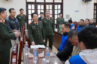 <a href="/tin-tuc-su-kien/tu-lieu" title="Tư liệu" rel="dofollow">Tư liệu</a>