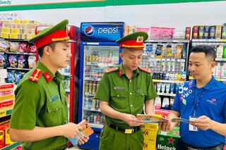 <a href="/tin-tuc-su-kien/tin-hoat-dong" title="Tin hoạt động" rel="dofollow">Tin hoạt động</a>
