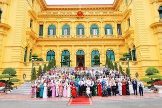 <a href="/tin-tuc-su-kien/tin-hoat-dong" title="Tin hoạt động" rel="dofollow">Tin hoạt động</a>