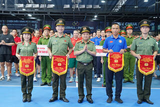 <a href="/tin-tuc-su-kien/tin-hoat-dong" title="Tin hoạt động" rel="dofollow">Tin hoạt động</a>