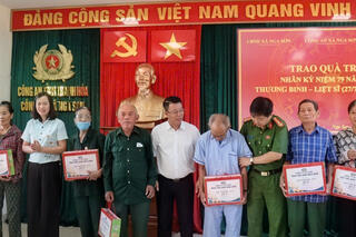 <a href="/tin-tuc-su-kien/tin-hoat-dong" title="Tin hoạt động" rel="dofollow">Tin hoạt động</a>