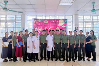 <a href="/tin-tuc-su-kien/tin-hoat-dong" title="Tin hoạt động" rel="dofollow">Tin hoạt động</a>