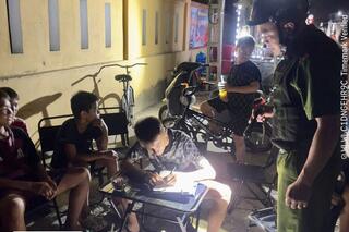 <a href="/tin-tuc-su-kien/tin-hoat-dong" title="Tin hoạt động" rel="dofollow">Tin hoạt động</a>