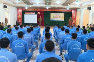 <a href="/tin-tuc-su-kien/tin-hoat-dong" title="Tin hoạt động" rel="dofollow">Tin hoạt động</a>