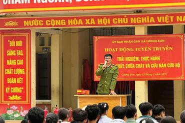 <a href="/tin-tuc-su-kien/huong-ve-co-so2" title="Phong trào toàn dân bảo vệ ANTQ" rel="dofollow">Phong trào toàn dân bảo vệ ANTQ</a>