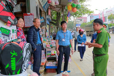 <a href="/tin-tuc-su-kien/huong-ve-co-so2" title="Phong trào toàn dân bảo vệ ANTQ" rel="dofollow">Phong trào toàn dân bảo vệ ANTQ</a>