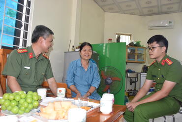 <a href="/tin-tuc-su-kien/tin-hoat-dong" title="Tin hoạt động" rel="dofollow">Tin hoạt động</a>