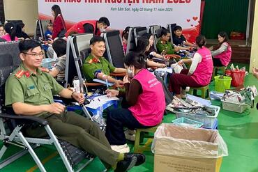 <a href="/tin-tuc-su-kien/tin-hoat-dong" title="Tin hoạt động" rel="dofollow">Tin hoạt động</a>