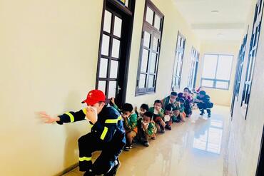 <a href="/tin-tuc-su-kien/tin-hoat-dong" title="Tin hoạt động" rel="dofollow">Tin hoạt động</a>