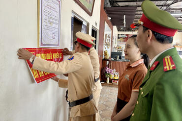 <a href="/tin-tuc-su-kien/tin-hoat-dong" title="Tin hoạt động" rel="dofollow">Tin hoạt động</a>