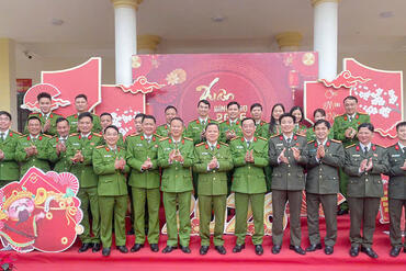 <a href="/tin-tuc-su-kien/tin-hoat-dong" title="Tin hoạt động" rel="dofollow">Tin hoạt động</a>