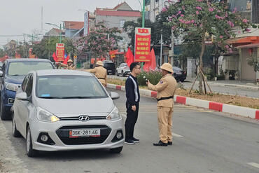 <a href="/tin-tuc-su-kien/tin-hoat-dong" title="Tin hoạt động" rel="dofollow">Tin hoạt động</a>