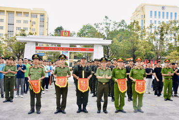 <a href="/tin-tuc-su-kien/tin-hoat-dong" title="Tin hoạt động" rel="dofollow">Tin hoạt động</a>