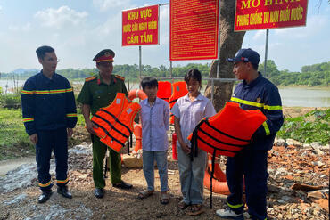 <a href="/tin-tuc-su-kien/tin-hoat-dong" title="Tin hoạt động" rel="dofollow">Tin hoạt động</a>