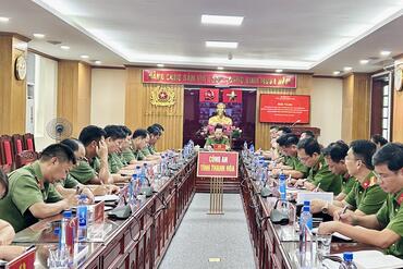 <a href="/tin-tuc-su-kien/huong-ve-co-so2" title="Phong trào toàn dân bảo vệ ANTQ" rel="dofollow">Phong trào toàn dân bảo vệ ANTQ</a>