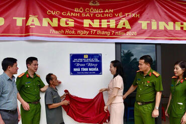 <a href="/tin-tuc-su-kien/tin-hoat-dong" title="Tin hoạt động" rel="dofollow">Tin hoạt động</a>