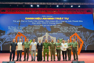 <a href="/tin-tuc-su-kien/huong-ve-co-so2" title="Phong trào toàn dân bảo vệ ANTQ" rel="dofollow">Phong trào toàn dân bảo vệ ANTQ</a>