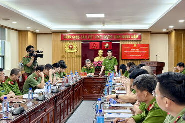 <a href="/tin-tuc-su-kien/tin-hoat-dong" title="Tin hoạt động" rel="dofollow">Tin hoạt động</a>